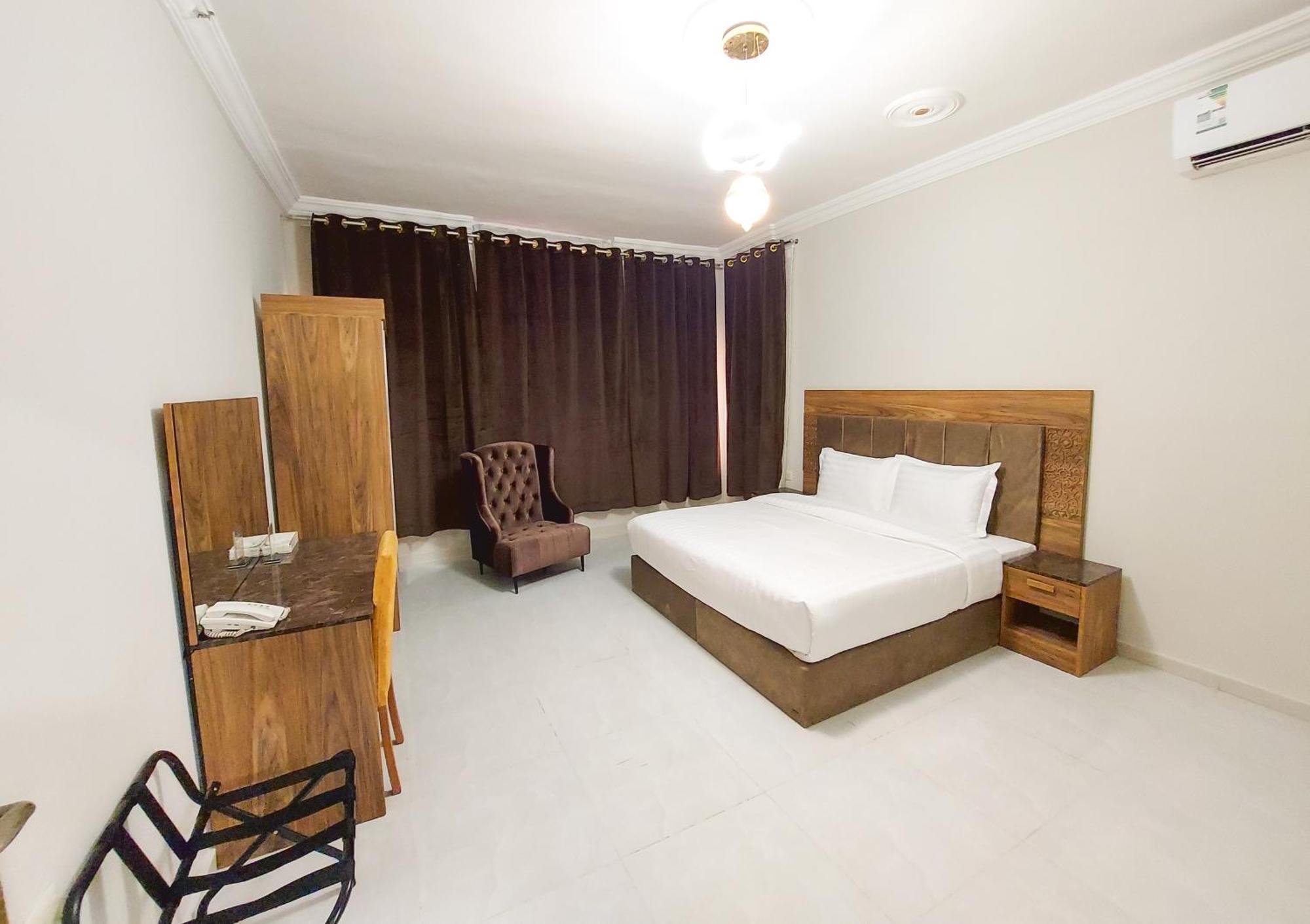 Iwan Alandalusia Alrehab Aparthotel Jeddah Exterior photo